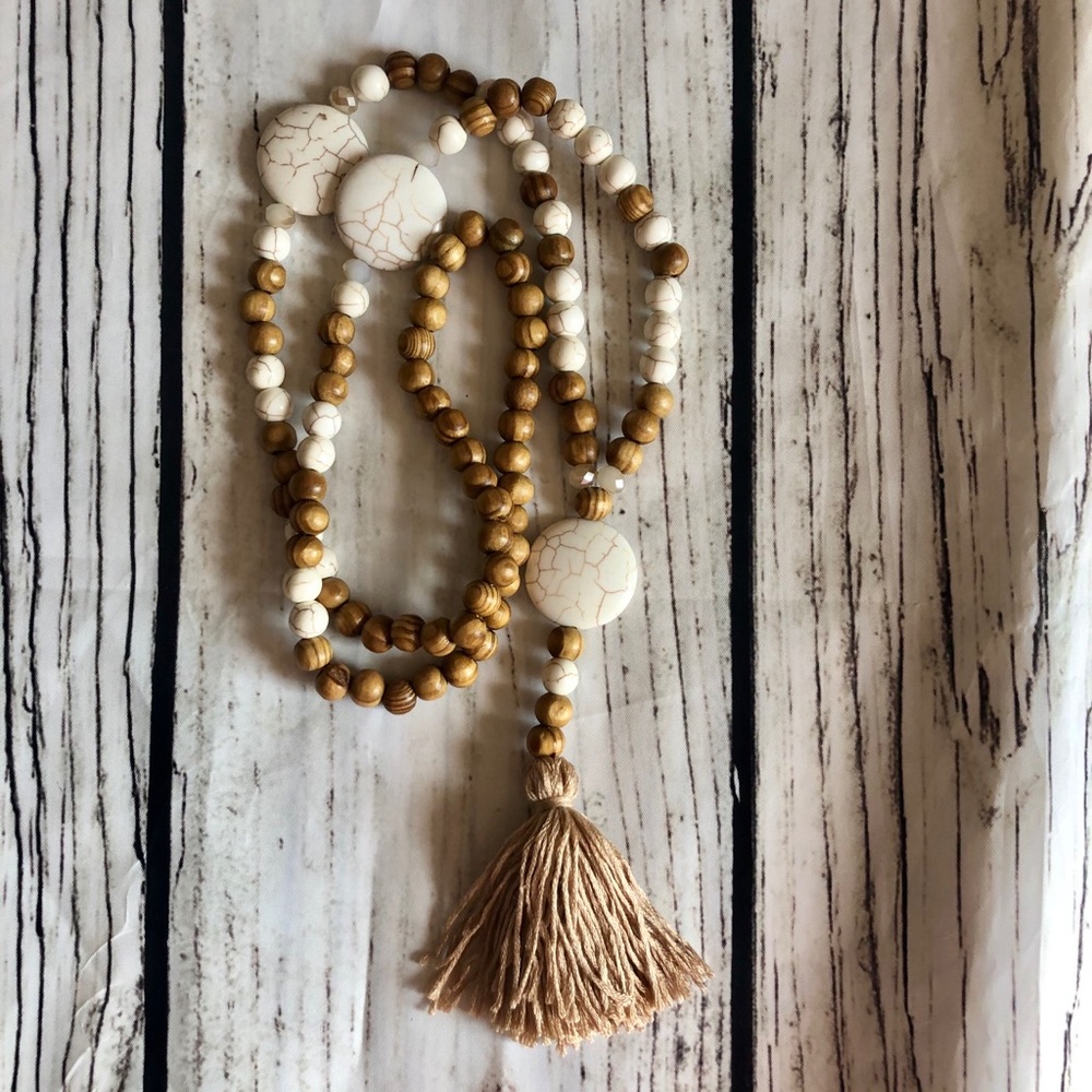 NWT, Beautiful BoHo Necklace with tassel. - Picture 3 of 3